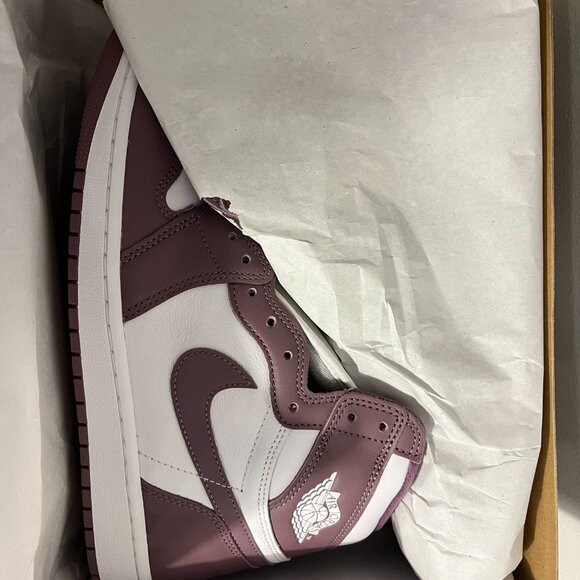 Air Jordan 1 High Mauve | Men’s 10.5 / Women’s 12 | New in Box | Authentic - Picture 2 of 4